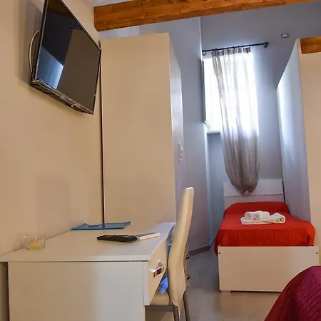 Famigi Oda ve Kahvaltı 3*