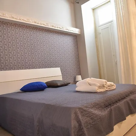 Famigi Oda ve Kahvaltı Napoli