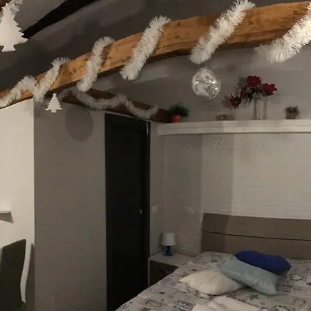 Famigi Oda ve Kahvaltı 3*