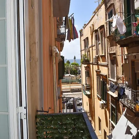Famigi 2* Naples