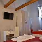 Famigi 4*